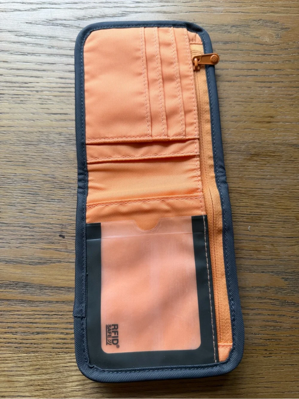 Pacsafe compact organizer